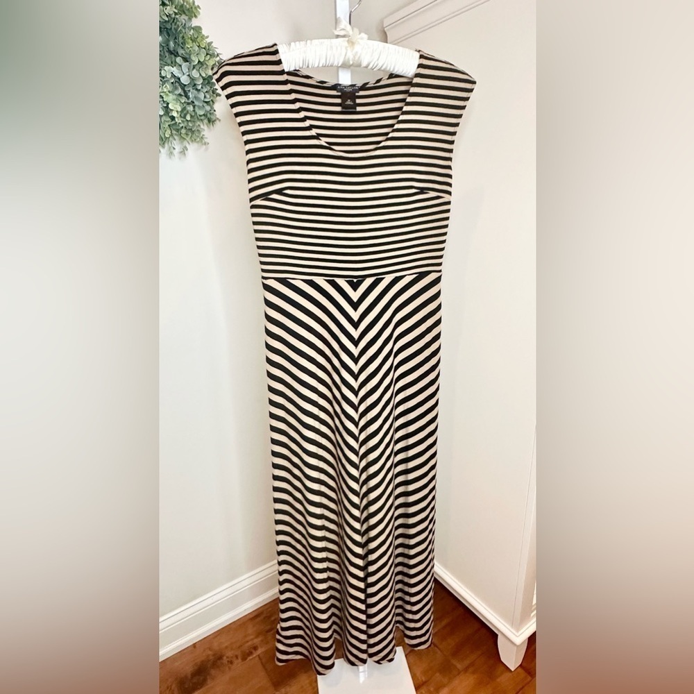 Ann Taylor Petite Sleeveless Striped Black Beige Maxi Dress Small SP Scoop Neck